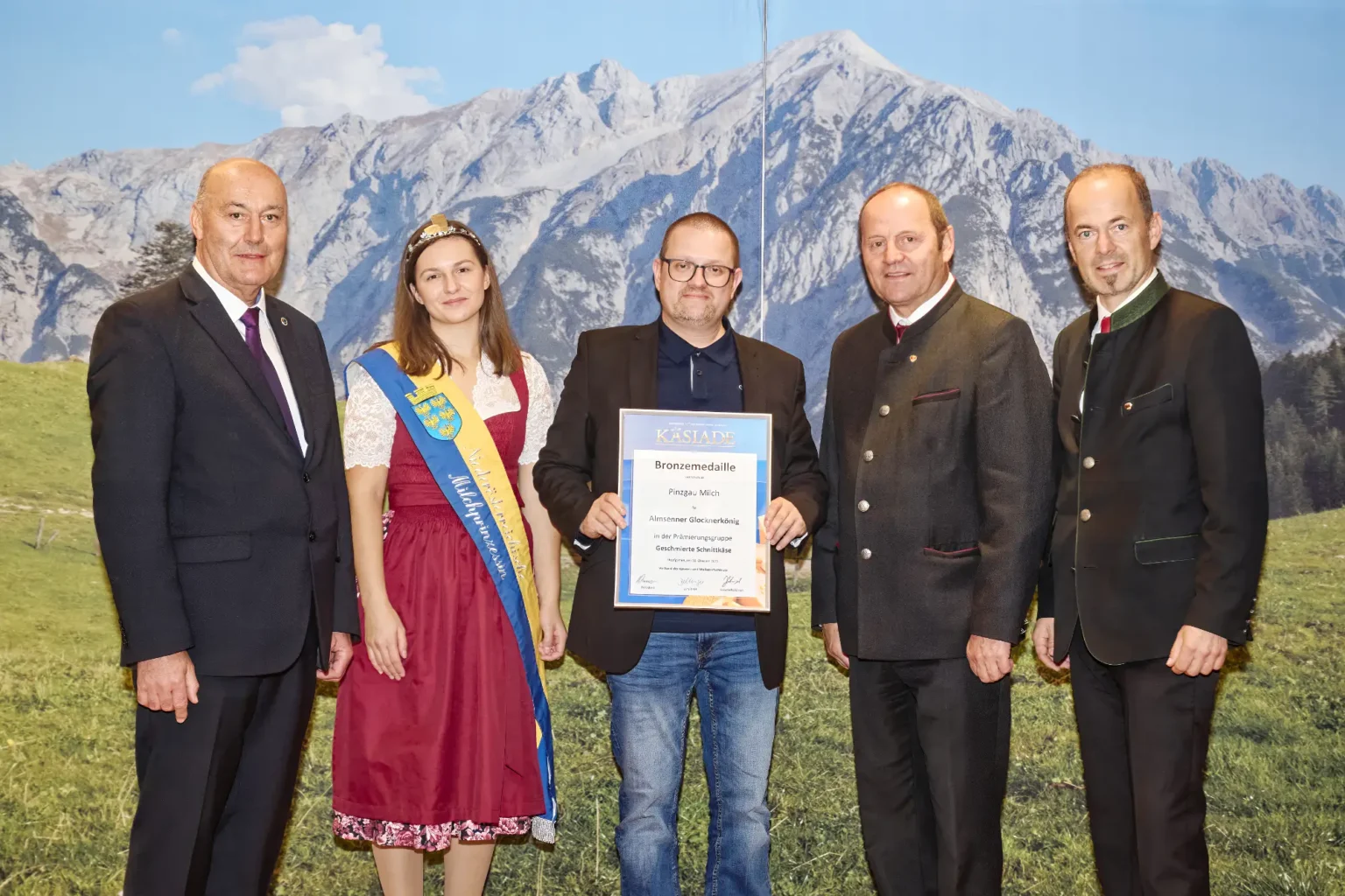 Bronzemedaille Geschmierte Schnittkäse - Almsenner Glocknerkönig - Pinzgau Milch