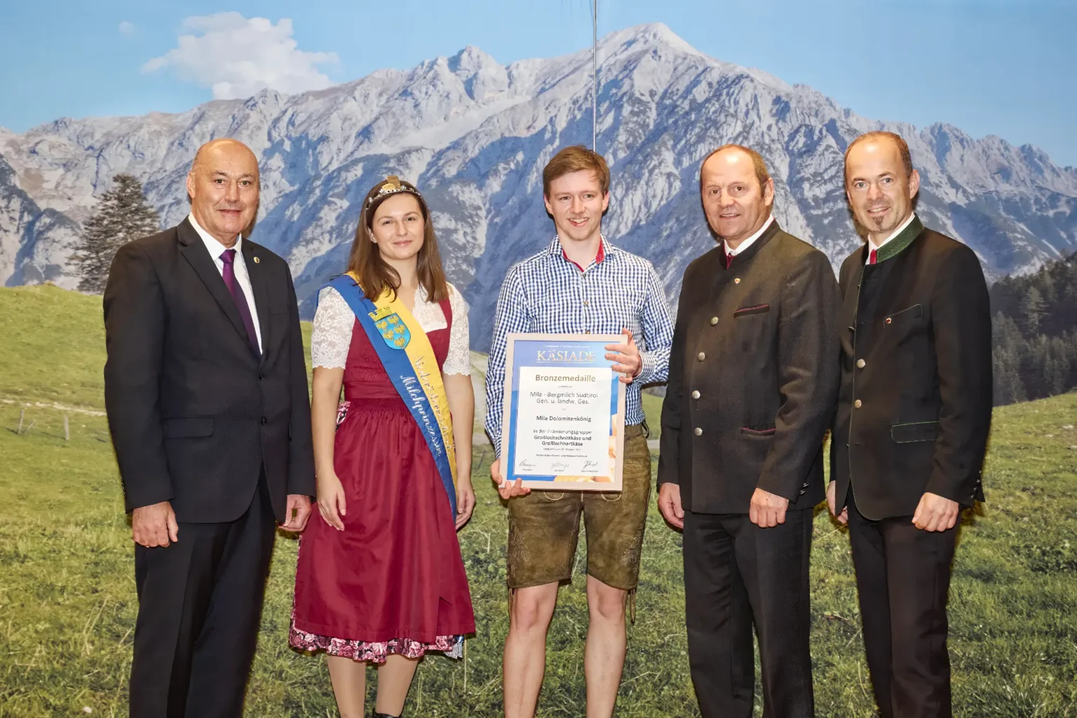 Bronzemedaille Grosslochschnittkäse und Grosslochhartkäse - Mila Dolomitenkönig - Mila Bergmilch Südtirol