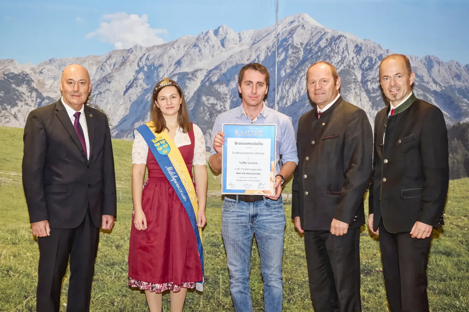 Bronzemedaille Käse mit Gewürzzusatz - Trüffel Erlebnis - Erlebnissennerei Zillertal