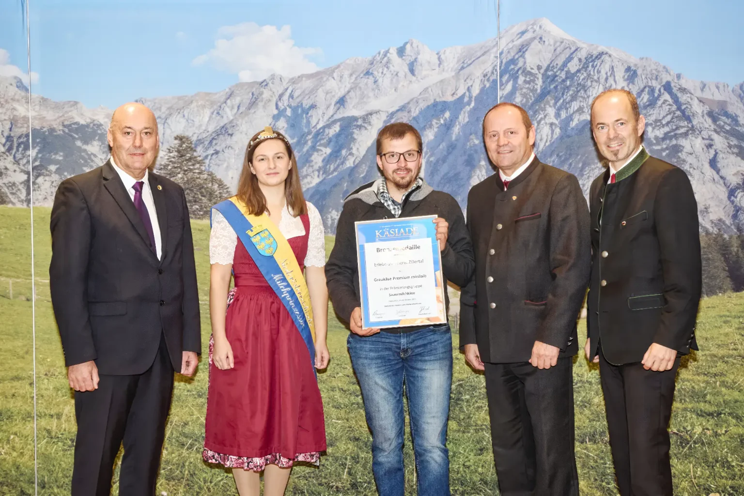 Bronzemedaille Sauermilchkäse - Graukäse Premium Minilaib - Erlebnissennerei Zillertal
