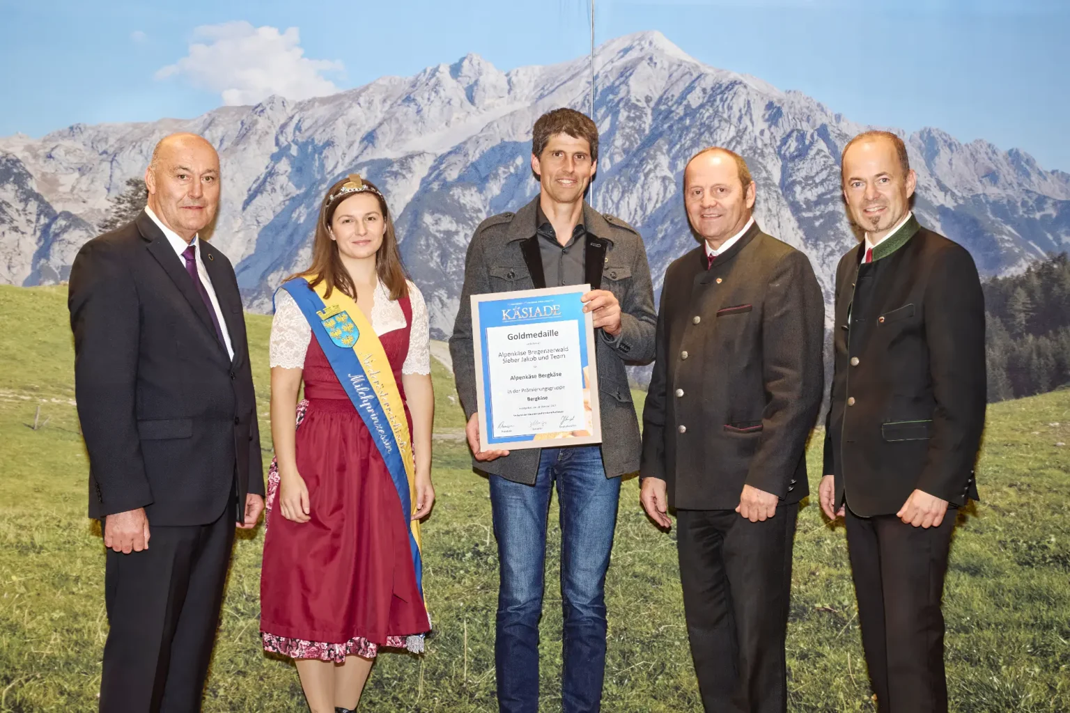 Goldmedaille Bergkäse - Alpenkäse Bergkäse - Alpenkäse Bregenzerwald