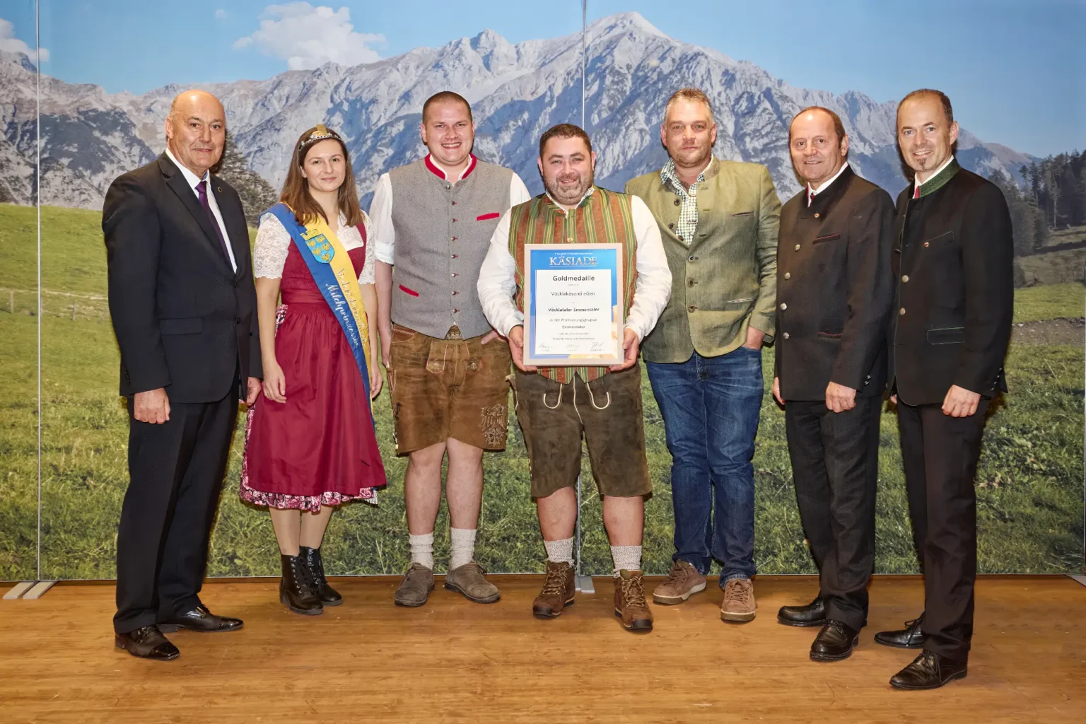 Goldmedaille Emmentaler - Vöcklataler Emmentaler - Vöcklakäserei EGen