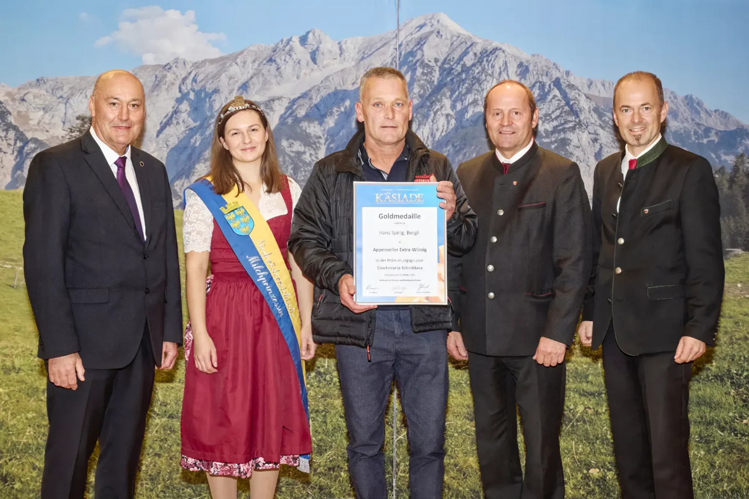 Goldmedaille Geschmierte Schnittkäse - Appenzeller Extra Würzig - Hans Spirig, Bergli