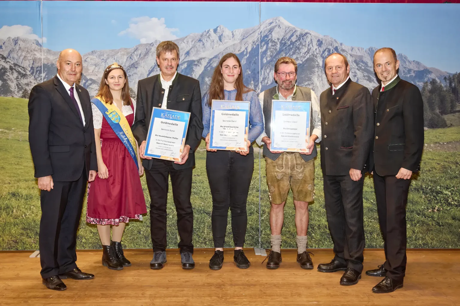 Goldmedaille Käse mit Gewürzzusatz - Bio Bocksberger - Sennerei Danzl