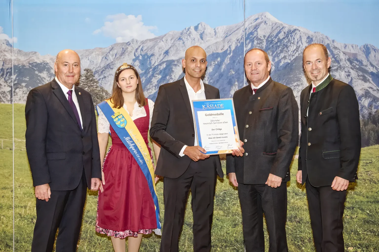 Goldmedaille Käse mit Gewürzzusatz - Der Chilige Zillertaler - Heumilch Sennerei EGen