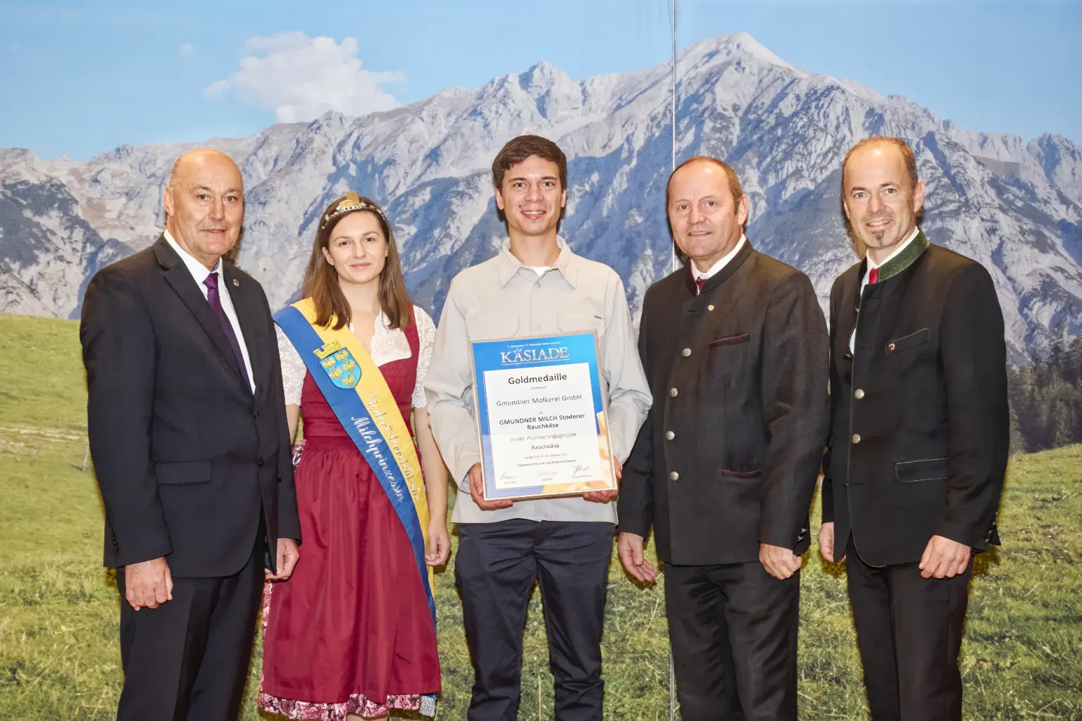 Goldmedaille Rauchkäse - GMUNDNER MILCH Stoderer Rauchkäse - Gmundner Molkerei GmbH