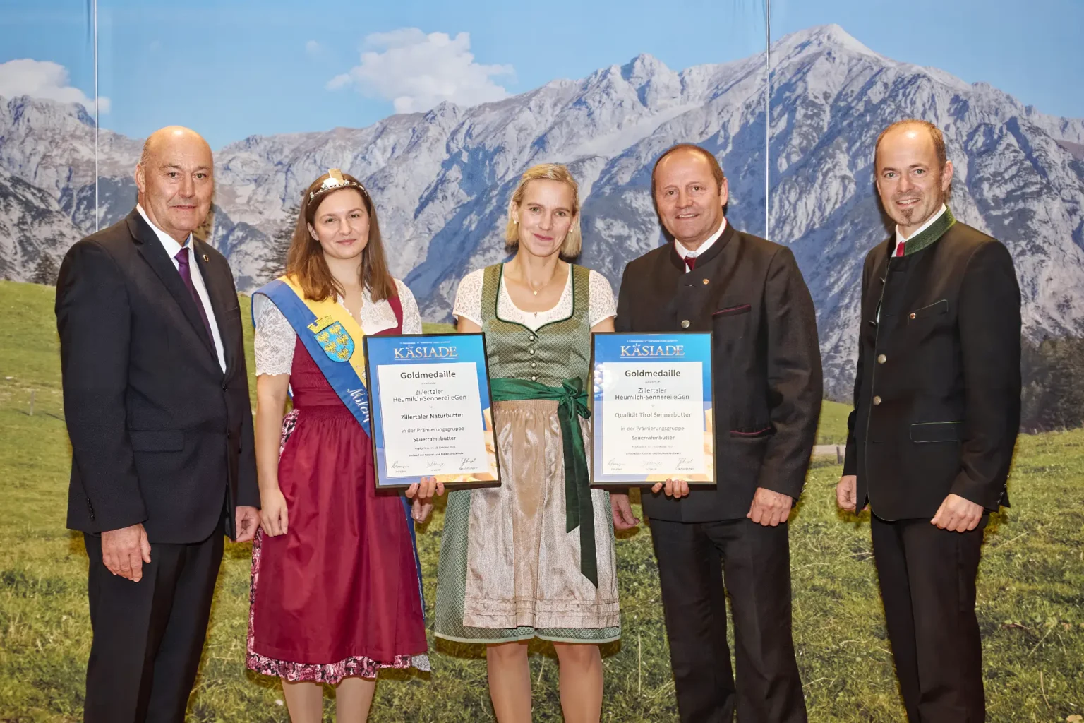 Goldmedaille Sauerrahmbutter - Zillertaler Naturbutter u. Qualität Tirol - Sennerbutter Zillertaler Heumilch Senenrei EGen