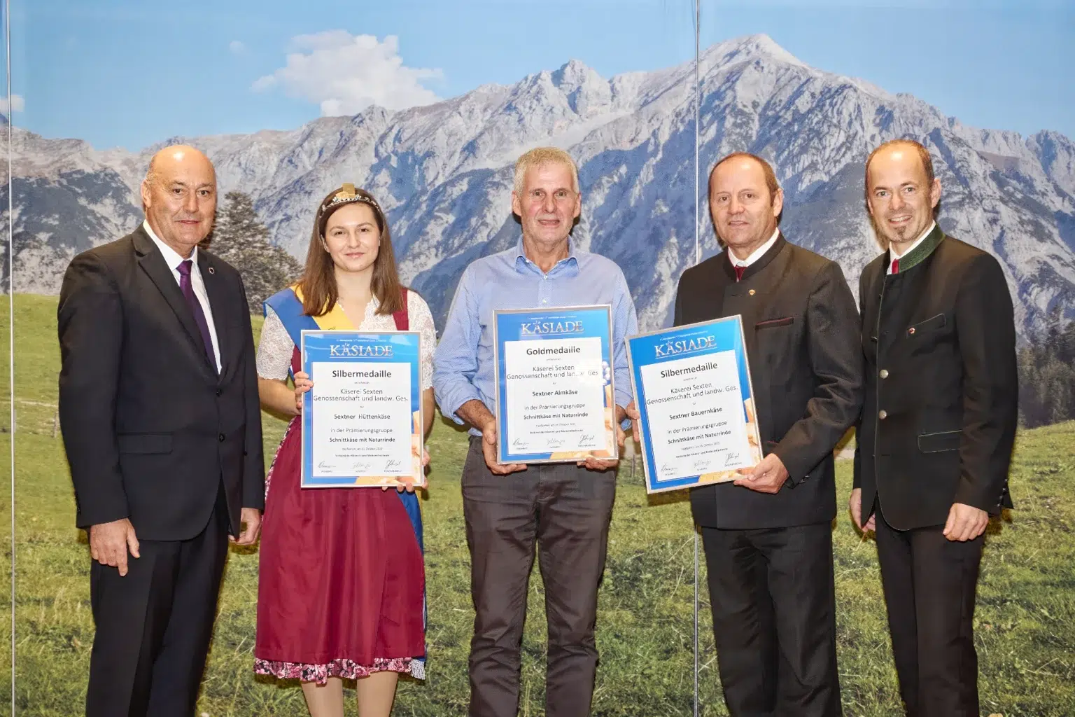 Goldmedaille Schnittkäse mit Naturrinde - Sextner Almkäse - Käserei Sexten