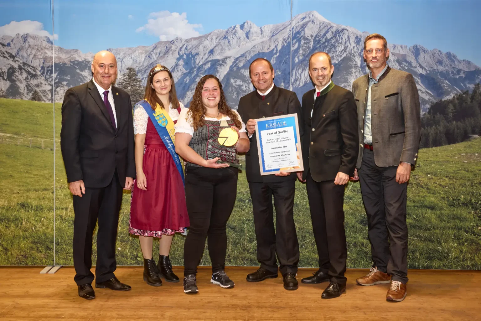 PEAK OF QUALITY - Kategorie Geschmierter Schnittkäse - Appenzeller Käse - Roman Engeli, Käserei Jonschwil