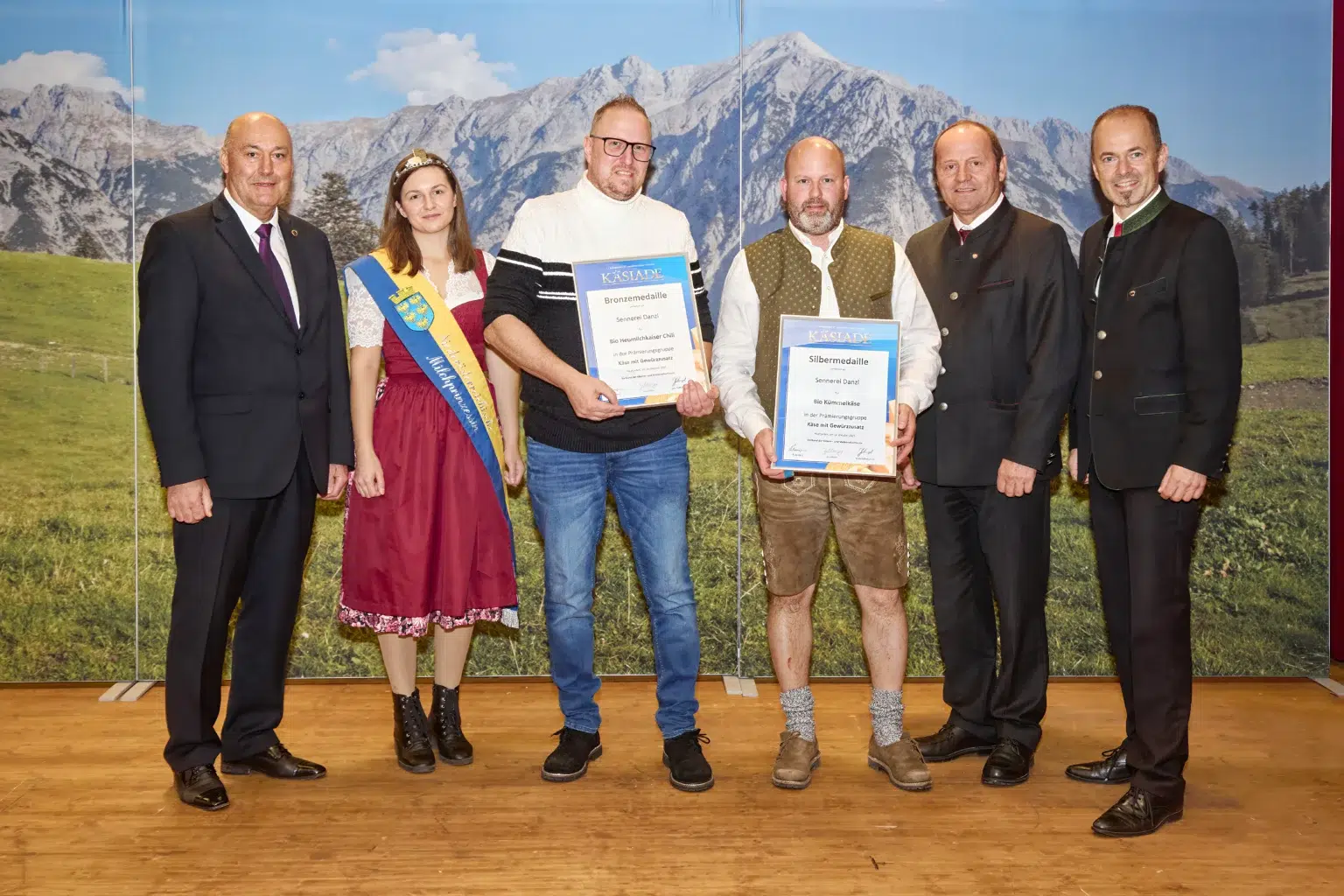 Silbermedaille Käse mit Gewürzzusatz - Bio Kümmelkäse - Sennerei Danzl