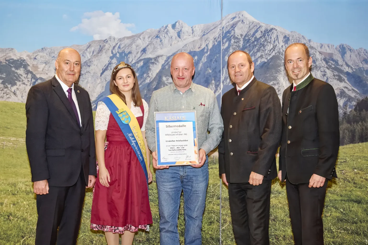 Silbermedaille Wein , Bier und Sud behandelte Käse - Urnäscher Holzfasskäse - Urnäscher Milchspezialitäten AG