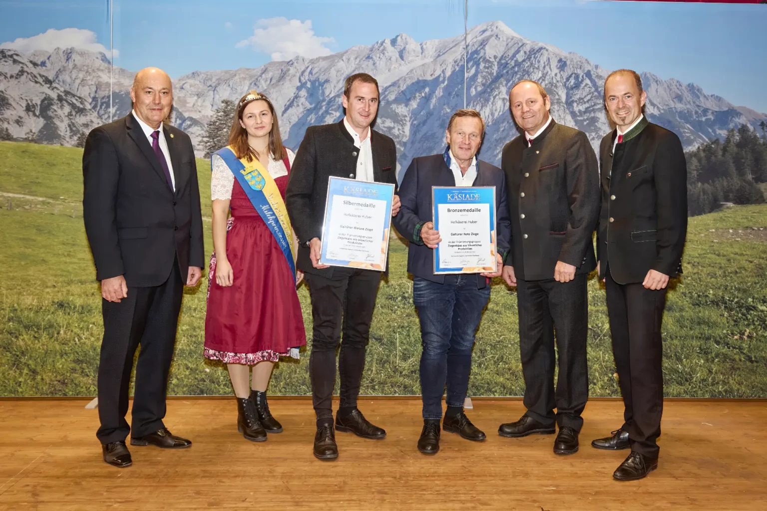 Silbermedaille Ziegenkäse aus bäuerlicher Produktion - Galtürer Weisse Ziege - Hofkäserei Huber